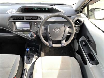 2013 Toyota Aqua - Thumbnail