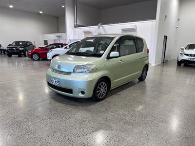 2007 Toyota Porte - Thumbnail